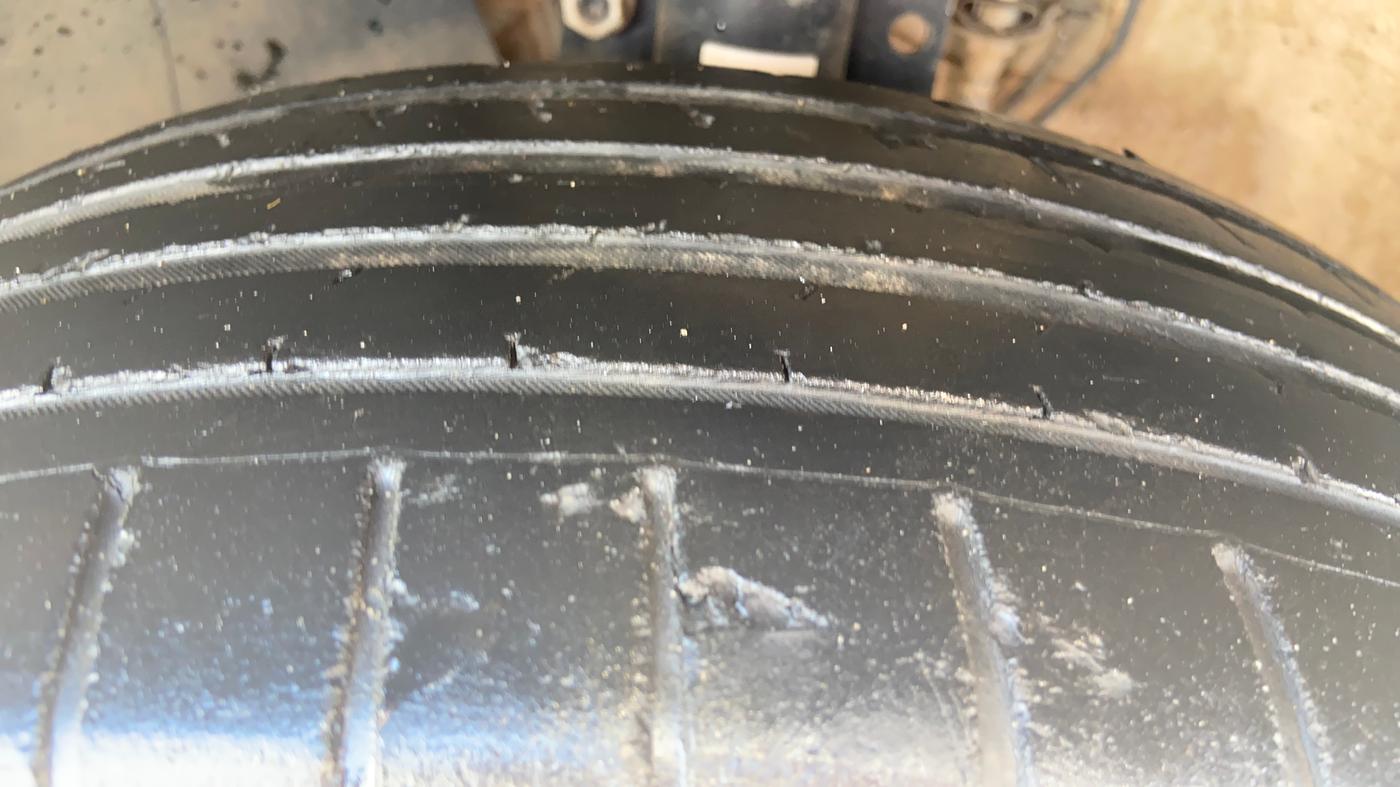 2019 Volkswagen Polo HIGHLINE PLUS 1.0 16 ALLOY, Petrol, Manual, 26,661 km, Left Front Tyre Tread