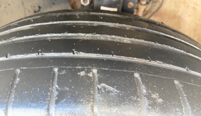 2019 Volkswagen Polo HIGHLINE PLUS 1.0 16 ALLOY, Petrol, Manual, 26,661 km, Left Front Tyre Tread