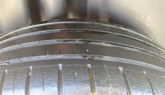 2019 Volkswagen Polo HIGHLINE PLUS 1.0 16 ALLOY, Petrol, Manual, 26,661 km, Right Rear Tyre Tread