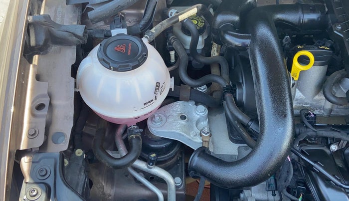 2019 Volkswagen Polo HIGHLINE PLUS 1.0 16 ALLOY, Petrol, Manual, 26,661 km, Engine View - Right