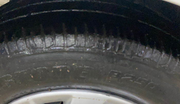 2013 Hyundai i10 MAGNA 1.2, Petrol, Manual, 53,209 km, Left Front Tyre Tread