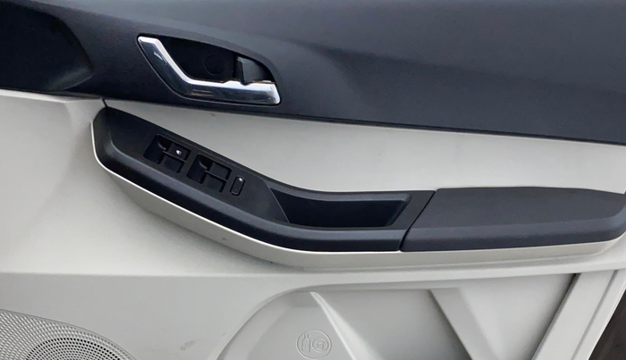 2022 Tata Tiago XZA PLUS PETROL, Petrol, Automatic, 14,945 km, Driver Side Door Panels Control