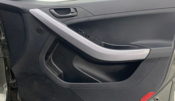 2021 Tata NEXON XM SUNROOF PETROL, Petrol, Manual, 43,865 km, Driver Side Door Panels Control