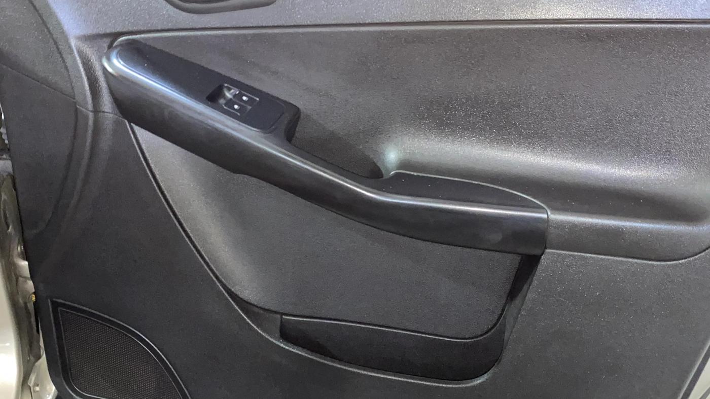 2016 Tata Zest XE PETROL, Petrol, Manual, 43,908 km, Driver Side Door Panels Control