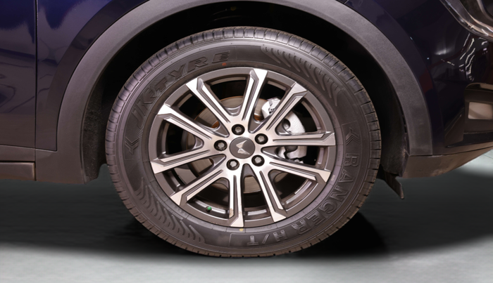 2022 Mahindra XUV700 AX 7 LUXURY D AWD AT 7 STR, Diesel, Automatic, 60,398 km, Right Front Wheel