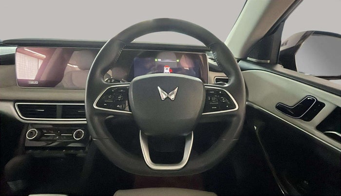 2022 Mahindra XUV700 AX 7 LUXURY D AWD AT 7 STR, Diesel, Automatic, 60,398 km, Steering Wheel Close Up