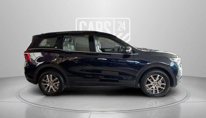2022 Mahindra XUV700 AX 7 LUXURY D AWD AT 7 STR, Diesel, Automatic, 60,398 km, Right Side View