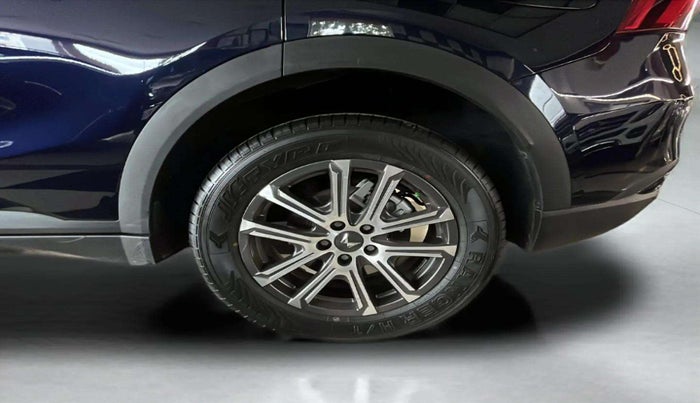 2022 Mahindra XUV700 AX 7 LUXURY D AWD AT 7 STR, Diesel, Automatic, 60,398 km, Left Rear Wheel