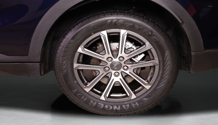 2022 Mahindra XUV700 AX 7 LUXURY D AWD AT 7 STR, Diesel, Automatic, 60,398 km, Left Rear Wheel