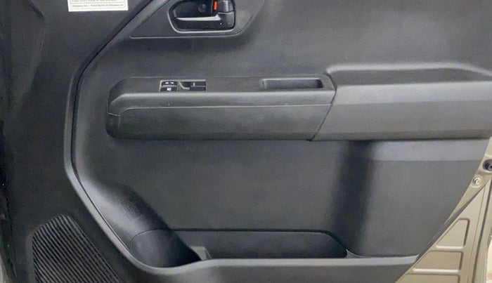 2021 Maruti New Wagon-R LXI CNG (O) 1.0, CNG, Manual, 75,107 km, Driver Side Door Panels Control