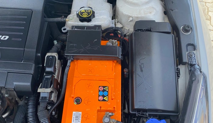 2017 Chevrolet Cruze LTZ, Diesel, Manual, 86,041 km, Engine View - Left