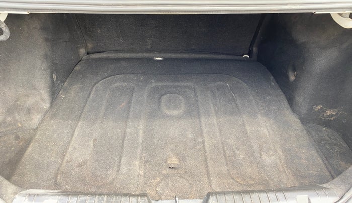 2017 Chevrolet Cruze LTZ, Diesel, Manual, 86,041 km, Boot Inside