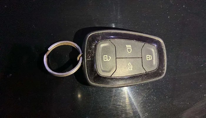 2023 Tata Harrier XTA PLUS 2.0L KRYOTEC DARK EDITION, Diesel, Automatic, 51,080 km, Key Close Up