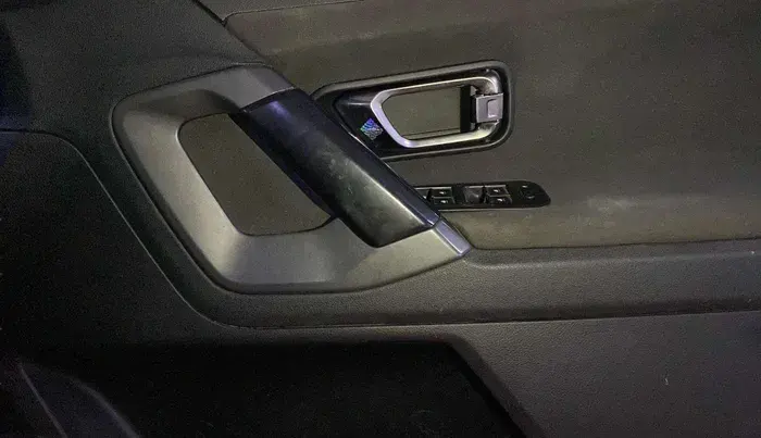 2023 Tata Harrier XTA PLUS 2.0L KRYOTEC DARK EDITION, Diesel, Automatic, 51,080 km, Driver Side Door Panels Control
