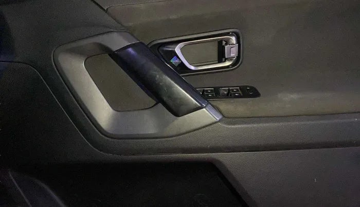 2023 Tata Harrier XTA PLUS 2.0L KRYOTEC DARK EDITION, Diesel, Automatic, 51,080 km, Driver Side Door Panels Control