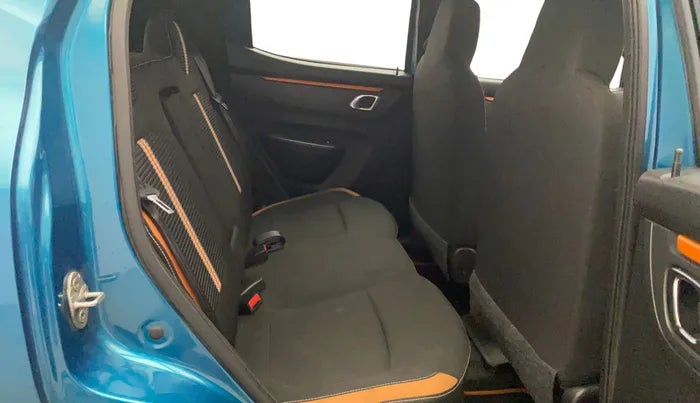 2019 Renault Kwid CLIMBER 1.0 AMT, Petrol, Automatic, 35,136 km, Right Side Rear Door Cabin