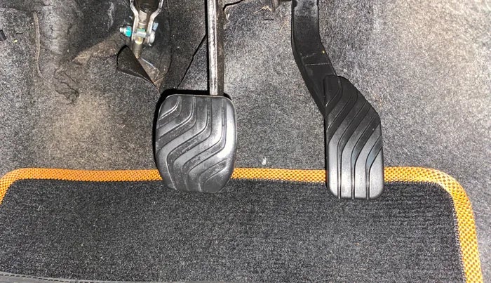 2019 Renault Kwid CLIMBER 1.0 AMT, Petrol, Automatic, 35,136 km, Pedals