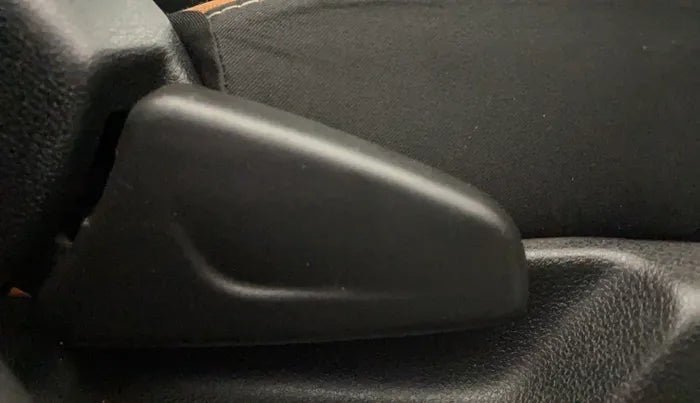 2019 Renault Kwid CLIMBER 1.0 AMT, Petrol, Automatic, 35,136 km, Driver Side Adjustment Panel