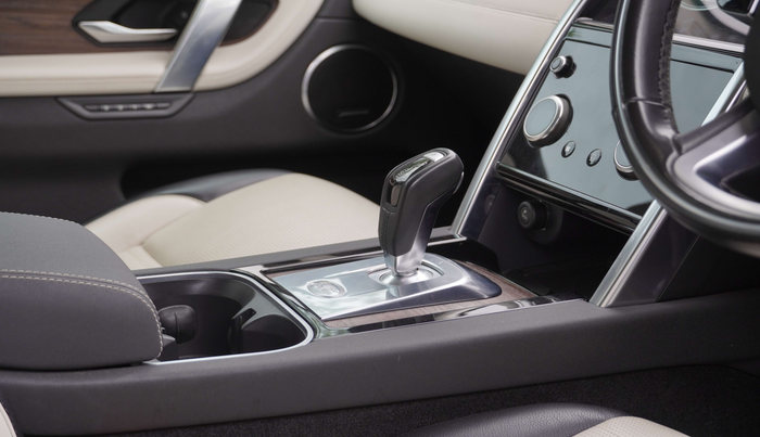 2020 Landrover DISCOVERY SPORT SE R-DYNAMIC 2.0 DIESEL, Diesel, Automatic, 56,121 km, Gear Lever