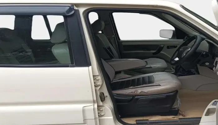 2020 Mahindra Scorpio S11 2WD, Diesel, Manual, 94,872 km, Right Side Front Door Cabin