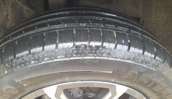 2024 Mahindra XUV700 AX 7 LUXURY P AT 7 STR, Petrol, Automatic, 7,497 km, Left Front Tyre Tread