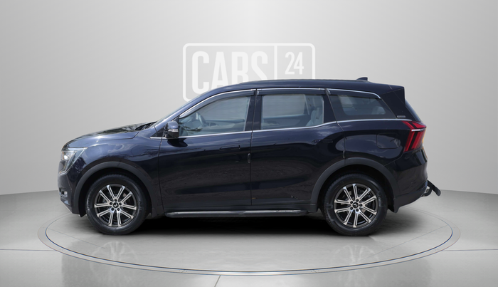 2024 Mahindra XUV700 AX 7 LUXURY P AT 7 STR, Petrol, Automatic, 7,497 km, Left Side