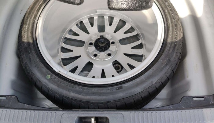 2021 Toyota Camry HYBRID, Hybrid, Automatic, 39,751 km, Spare Tyre