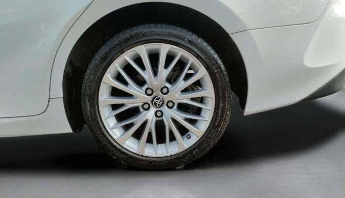 2021 Toyota Camry HYBRID, Hybrid, Automatic, 39,751 km, Left Rear Wheel