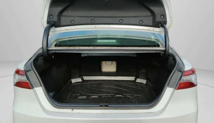 2021 Toyota Camry HYBRID, Hybrid, Automatic, 39,751 km, Boot Inside