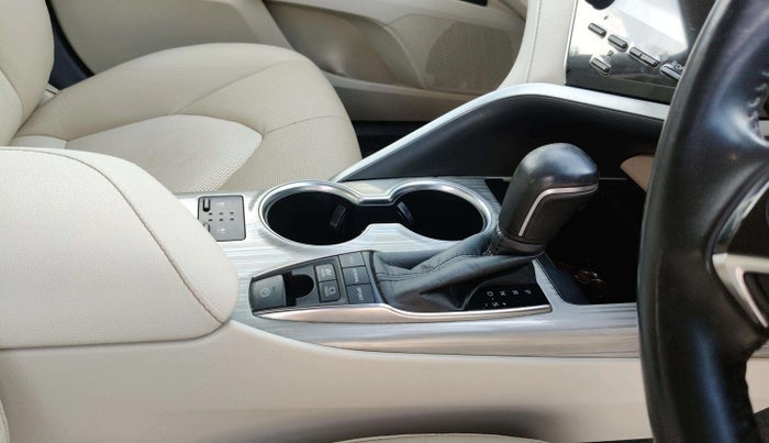 2021 Toyota Camry HYBRID, Hybrid, Automatic, 39,751 km, Gear Lever