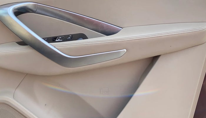 2021 MG HECTOR SHARP 1.5 PETROL CVT, Petrol, Automatic, 78,642 km, Driver Side Door Panels Control