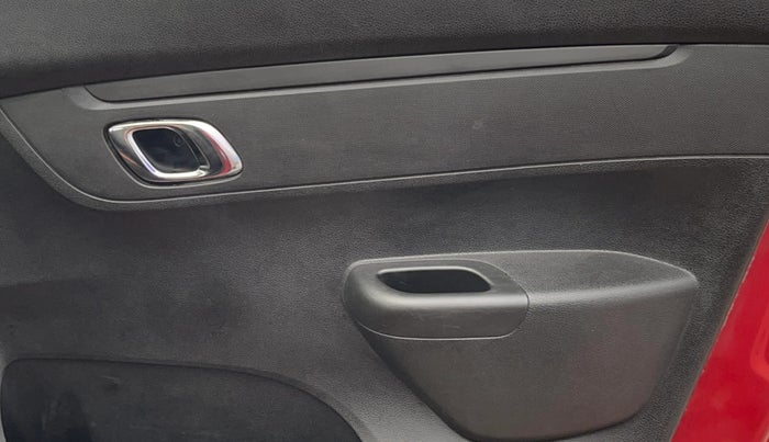 2018 Renault Kwid RXT 1.0 AMT (O), Petrol, Automatic, 59,064 km, Driver Side Door Panels Control