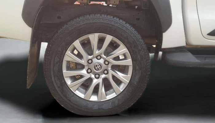 2024 Toyota HILUX HIGH 4X4 AT, Diesel, Automatic, 33,416 km, Right Rear Wheel