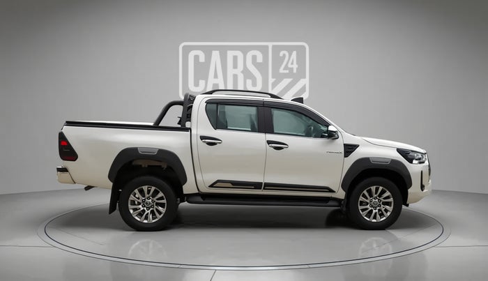 2024 Toyota HILUX HIGH 4X4 AT, Diesel, Automatic, 33,416 km, Right Side View
