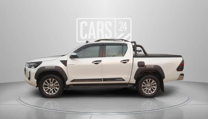 2024 Toyota HILUX HIGH 4X4 AT, Diesel, Automatic, 33,416 km, Left Side