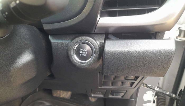 2024 Toyota HILUX HIGH 4X4 AT, Diesel, Automatic, 33,416 km, Keyless Start/ Stop Button