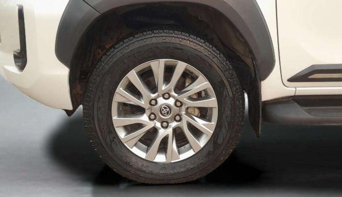 2024 Toyota HILUX HIGH 4X4 AT, Diesel, Automatic, 33,416 km, Left Front Wheel