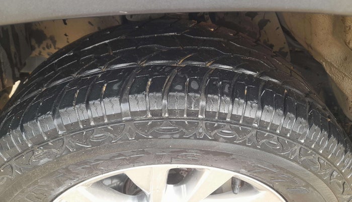 2024 Toyota HILUX HIGH 4X4 AT, Diesel, Automatic, 33,416 km, Left Rear Tyre Tread