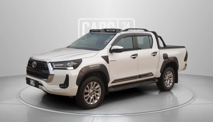 2024 Toyota HILUX HIGH 4X4 AT, Diesel, Automatic, 33,416 km, Left Front Diagonal