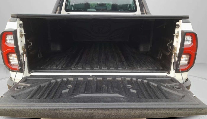 2024 Toyota HILUX HIGH 4X4 AT, Diesel, Automatic, 33,416 km, Boot Inside