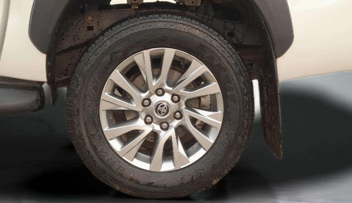 2024 Toyota HILUX HIGH 4X4 AT, Diesel, Automatic, 33,416 km, Left Rear Wheel