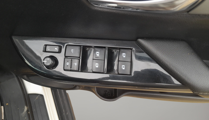 2024 Toyota HILUX HIGH 4X4 AT, Diesel, Automatic, 33,416 km, Driver Side Door Panels Control