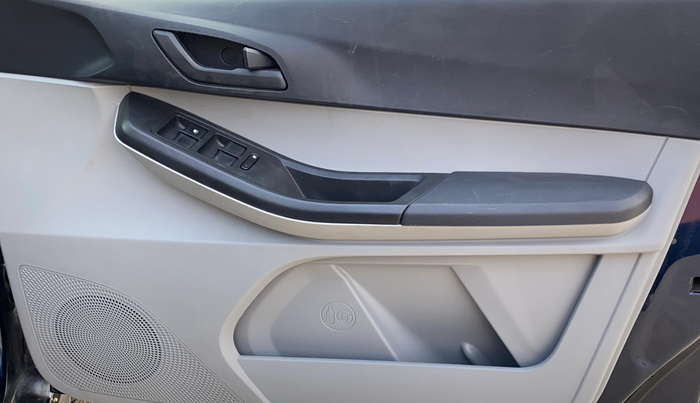 2021 Tata Tiago XT (O) PETROL, Petrol, Manual, 20,725 km, Driver Side Door Panels Control