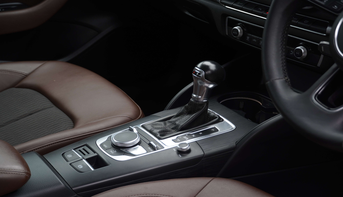 2019 Audi A3 35 TFSI PREMIUM PLUS, Petrol, Automatic, 55,284 km, Gear Lever