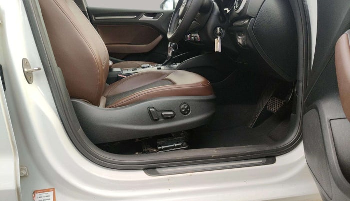 2019 Audi A3 35 TFSI PREMIUM PLUS, Petrol, Automatic, 55,284 km, Driver Side Adjustment Panel