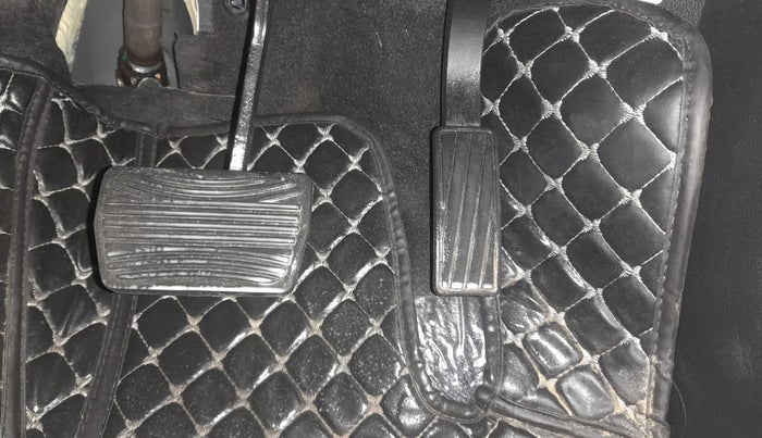 2024 Mahindra XUV700 AX 7 Luxury Pack Petrol AT 6 STR, Petrol, Automatic, 13,276 km, Pedals