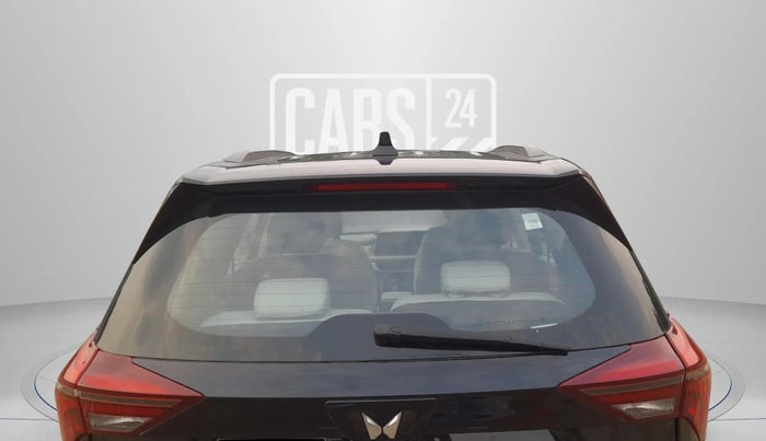 2024 Mahindra XUV700 AX 7 Luxury Pack Petrol AT 6 STR, Petrol, Automatic, 13,276 km, Rear Windshield