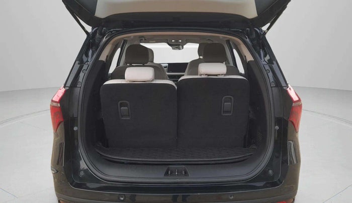 2024 Mahindra XUV700 AX 7 Luxury Pack Petrol AT 6 STR, Petrol, Automatic, 13,276 km, Boot Inside