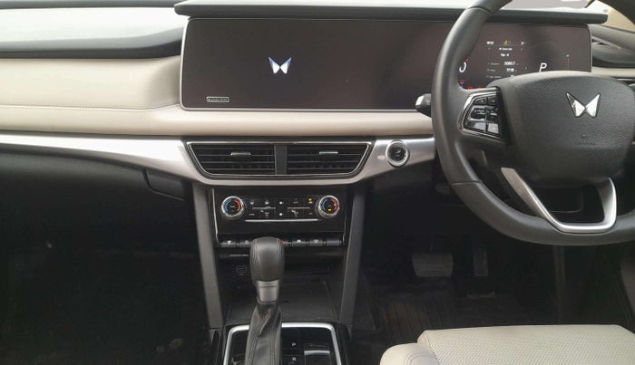 2024 Mahindra XUV700 AX 7 Luxury Pack Petrol AT 6 STR, Petrol, Automatic, 13,276 km, Air Conditioner