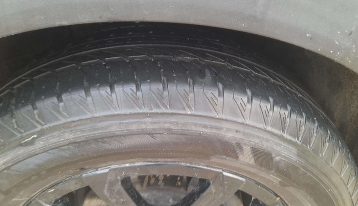 2024 Mahindra XUV700 AX 7 Luxury Pack Petrol AT 6 STR, Petrol, Automatic, 13,276 km, Left Rear Tyre Tread